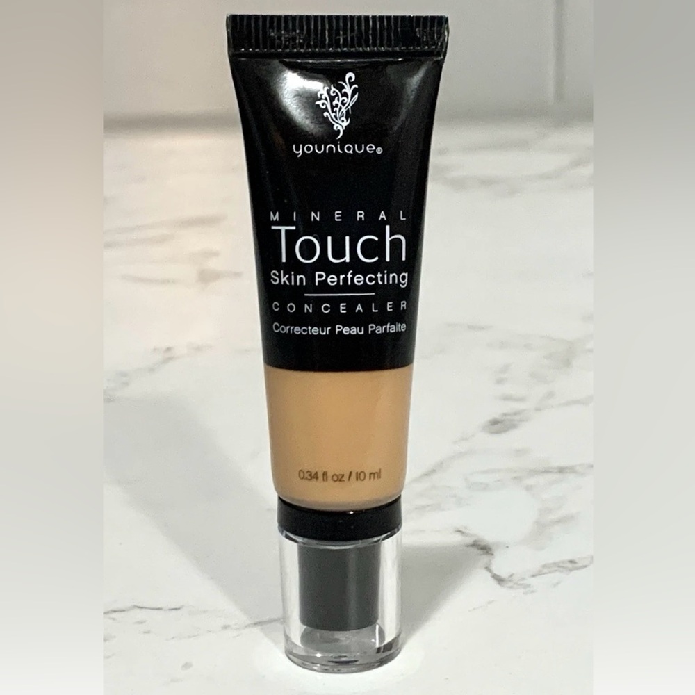 Younique Concealer Taffeta New Without Box